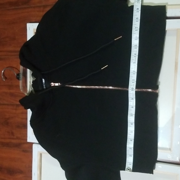 Fashion Nova - Sweater crop top, Size - Small, Color - Black - Picture 5 of 6